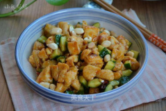 宫保鸡丁 美食,传承千年的川菜经典，舌尖上的麻辣诱惑